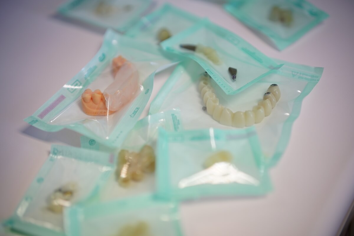 Protesi main Apparecchiatura Studio odontoiatrico Spacocci per protesi